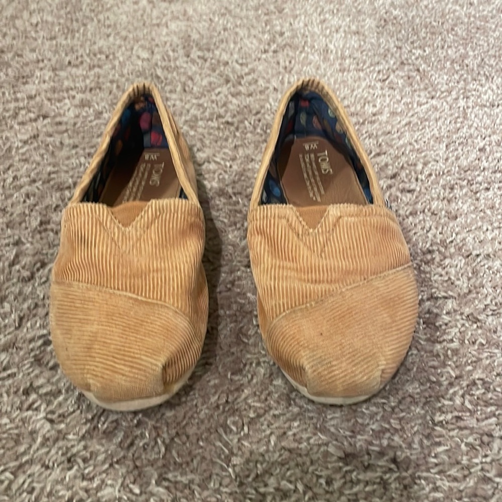women toms